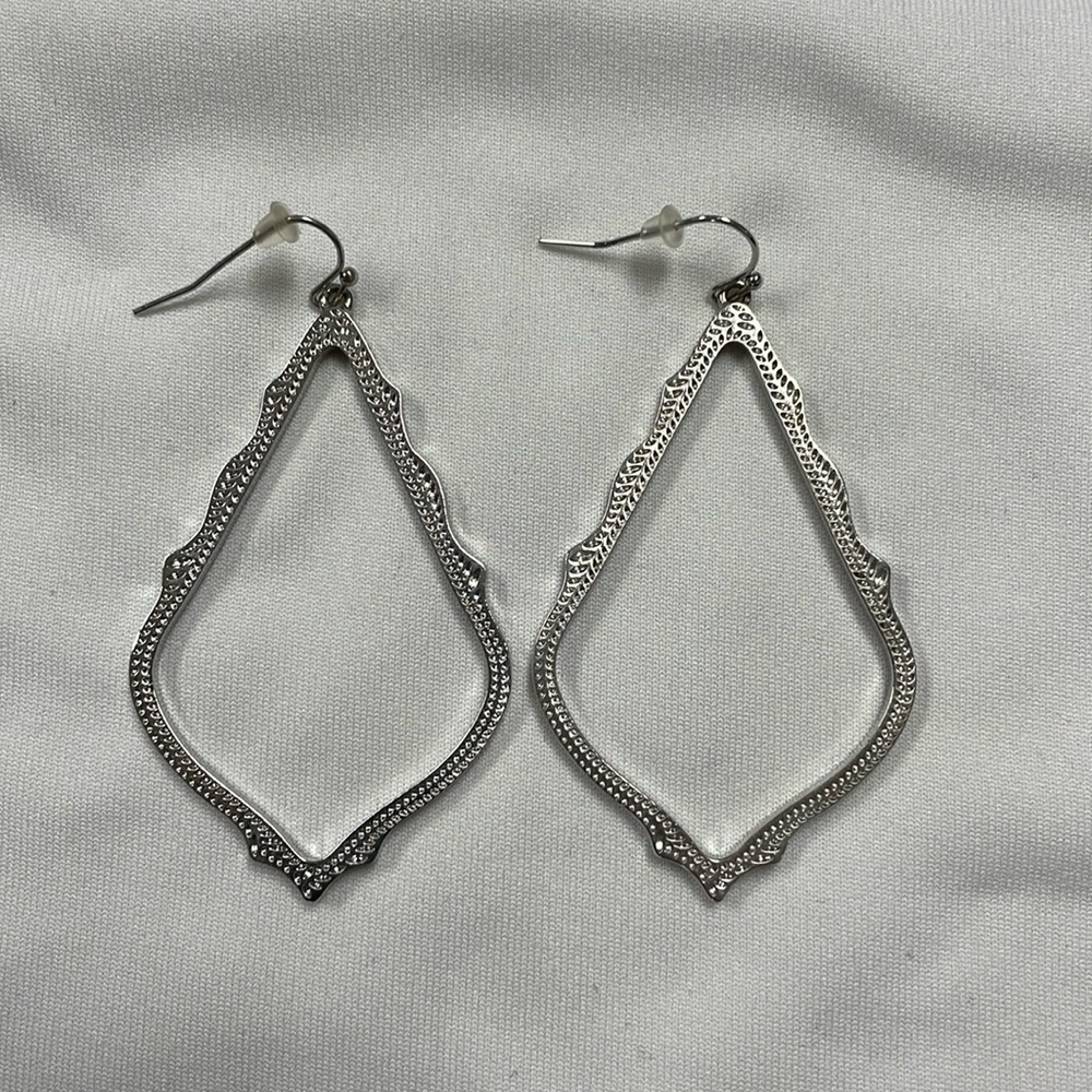 Kendra Scott Sophia Drop Earrings in Silver